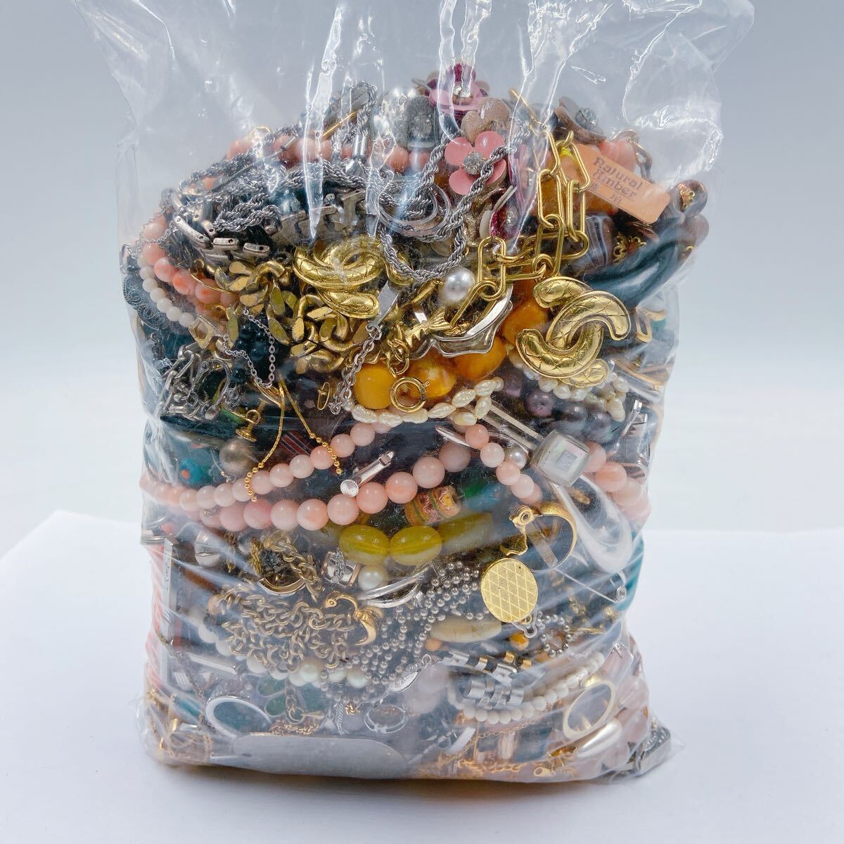 11D017【1円〜】アクセサリー まとめ 大量 パール 真珠 ネックレス 骨 珊瑚 ジュエリー 宝石 金メッキ シルバー 天然石 他 2000g 約2kg_画像2