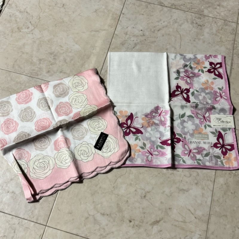 ①メーカー色々 レディース ハンカチ 12枚セット●プライベートレーベル ウンガロ バーバリー ニナリッチなど●未使用品 保管品_画像2