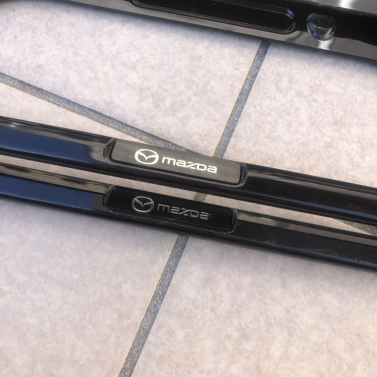 【MAZDA】マツダ 純正 ブラック ナンバーフレーム 前後２枚セット_画像1