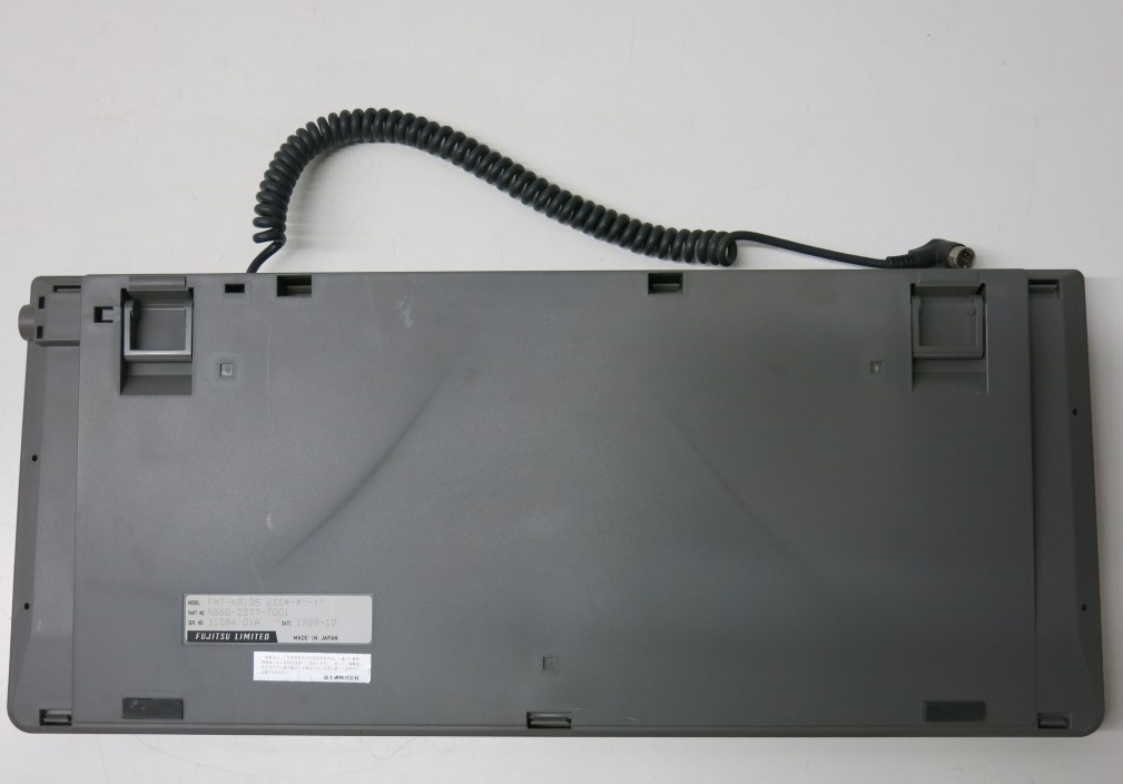 11K109 レトロ 希少 FM TOWNS用 キーボード [FMT-KB105] JISキーボード 未確認 現状 ジャンク扱い 1点限り 売り切り_画像8