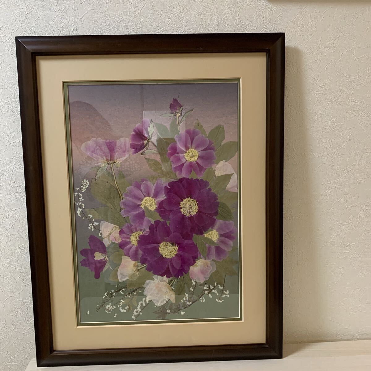 ⑩ вдавлено цветок очень большой .....?