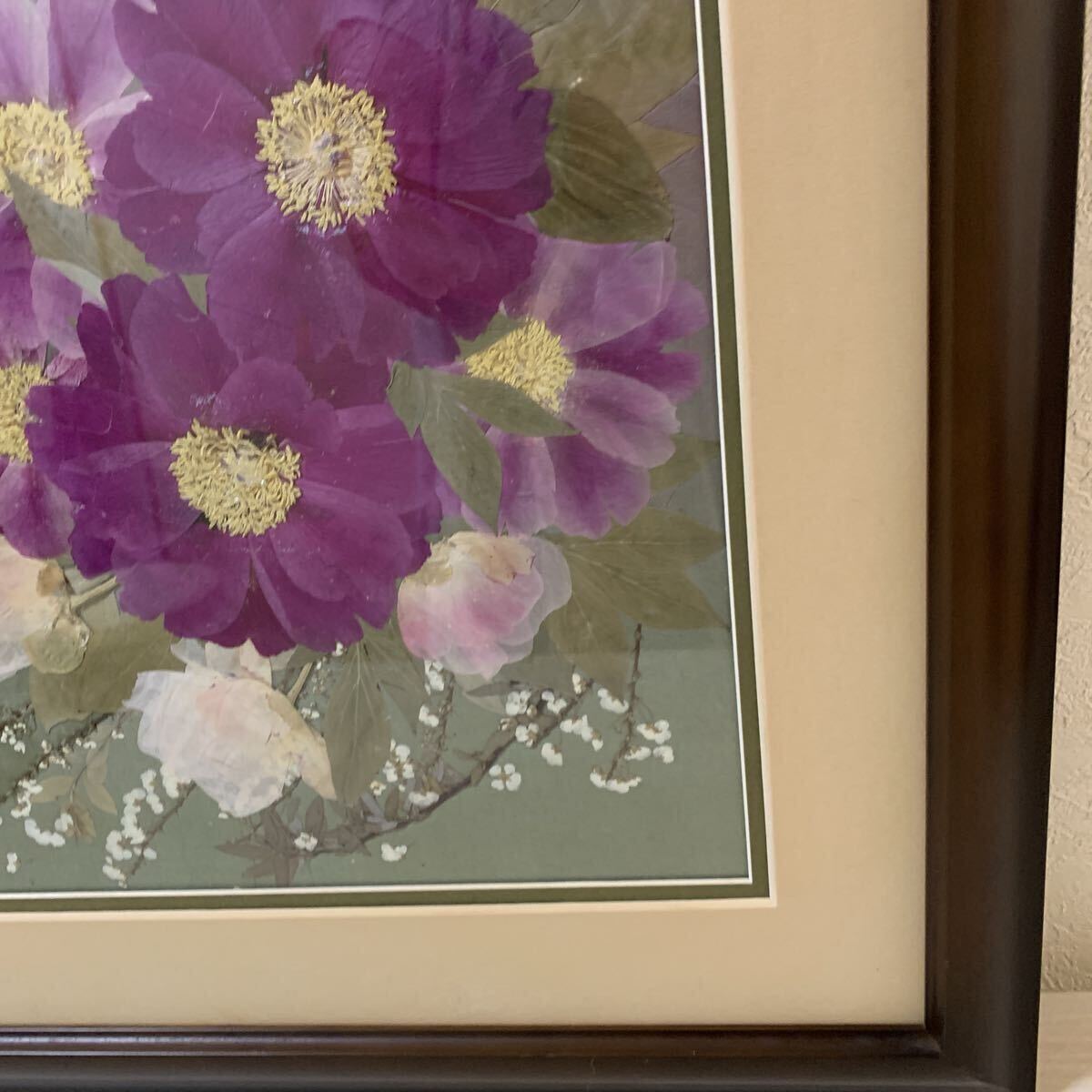 ⑩ вдавлено цветок очень большой .....?