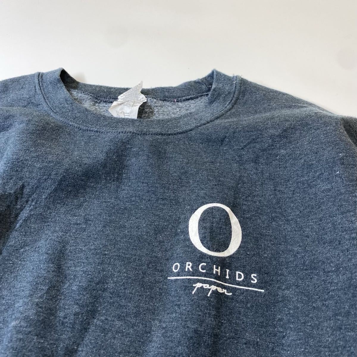 アメリカ古着 ギルダン製 ORCHIDS ロゴプリント スウェットシャツ アメカジ ストリート グレー/ブルー メンズ L_画像2