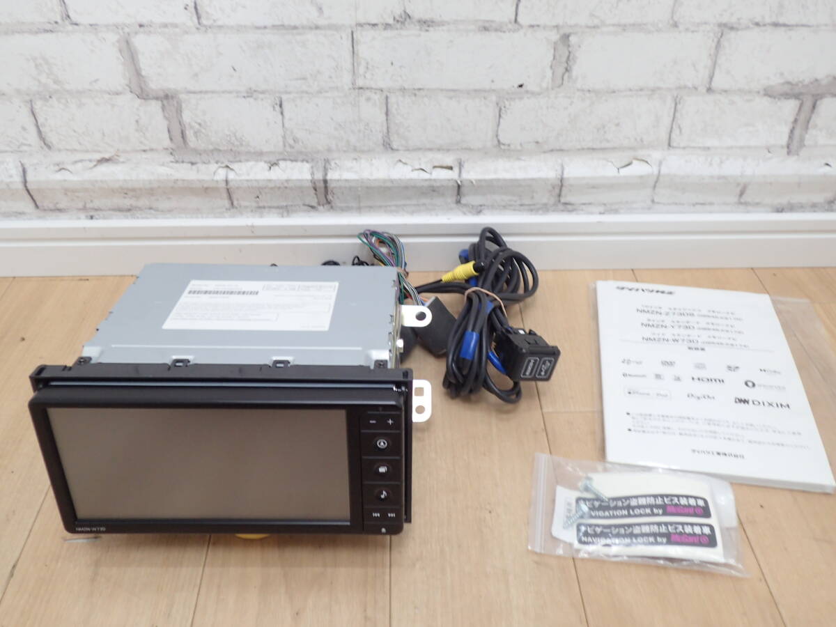 2022年地図データ ダイハツ 純正ナビ NMZN-W73D キャンバス L850S RTK5A1602NA_画像1