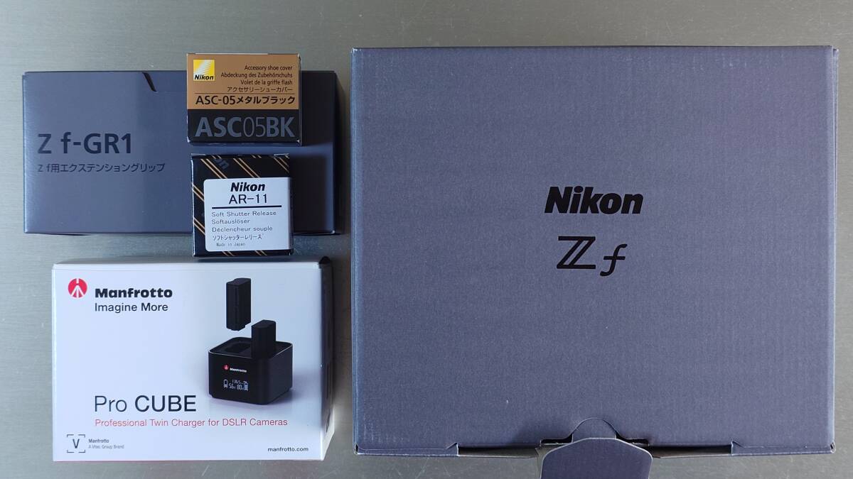 [книга@ коробка / принадлежности есть ] Nikon Nikon Zf черный полный комплект & оригинальный аксессуары и т.п. 