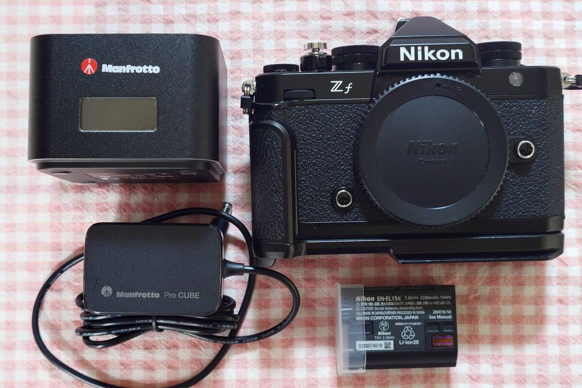 [книга@ коробка / принадлежности есть ] Nikon Nikon Zf черный полный комплект & оригинальный аксессуары и т.п. 