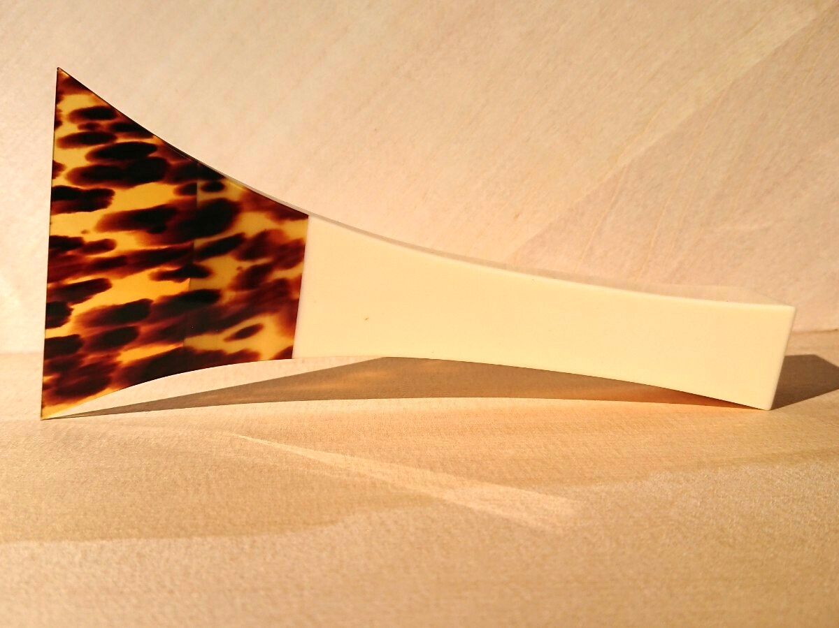 （美品・送料込み）三味線の鼈甲撥（津軽用サイズ）_画像1