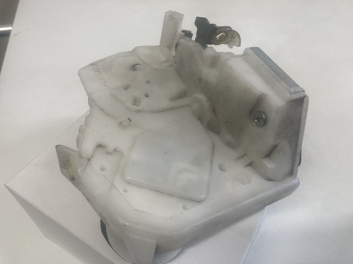 送料安！全国一律[ダイハツ]純正[右リア]電磁[ドアロック]69330-B2150[ココア]L675S[タント]L375[ムーヴ]L575S LA110S[コンテ]L585S_画像3