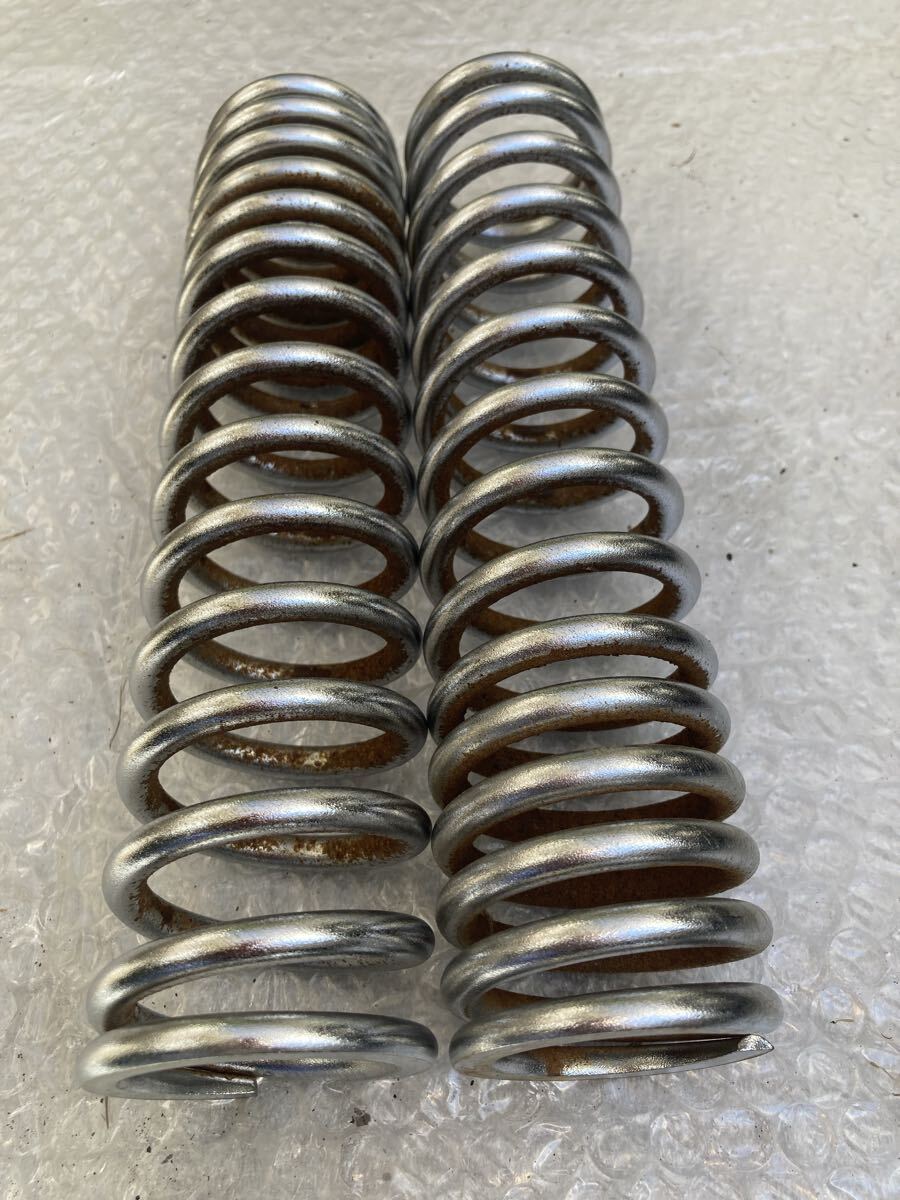 送料安！全国一律[ハーレー]純正[リアサス]スプリング[5.5㌢径]シルバー[23.6㌢長]2本セット②_画像3