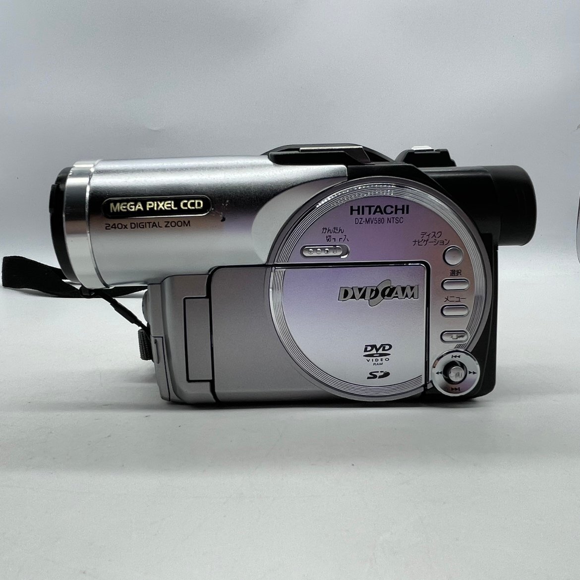 【80】1円~HITACHI 日立 DVD ビデオカメラ DZ-MV580 カム Wooo 付属品付き ヴィンテージ品 カメラ 人気 動作未確認 ジャンク品 長期保管品_画像4