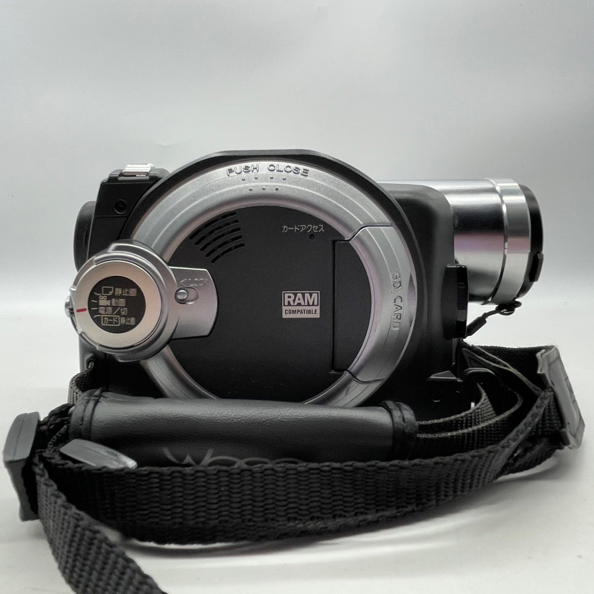 【80】1円~HITACHI 日立 DVD ビデオカメラ DZ-MV580 カム Wooo 付属品付き ヴィンテージ品 カメラ 人気 動作未確認 ジャンク品 長期保管品_画像7