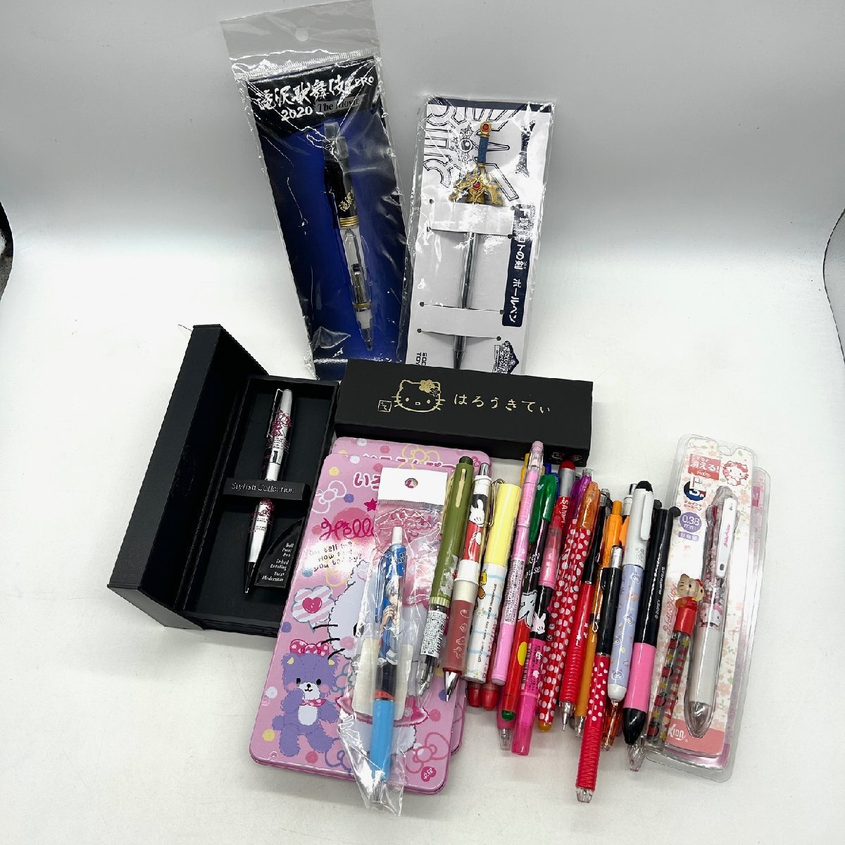 【80】1円～ 文具 いろいろ おまとめ シャーペン ボールペン 色鉛筆 など ハローキティー ミッキー 他 未使用品 中古品 現状品 ジャンク品_画像1