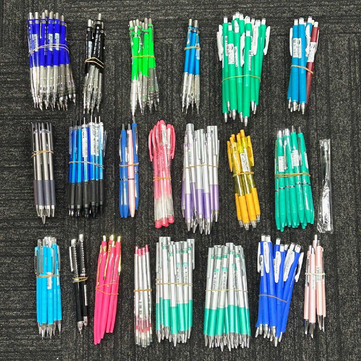 【80】1円～ 筆記用具 おまとめ ボールペン ペン シャーペン など 未使用品 中古品 いろいろ 長期保管品 現状品 ジャンク品_画像1