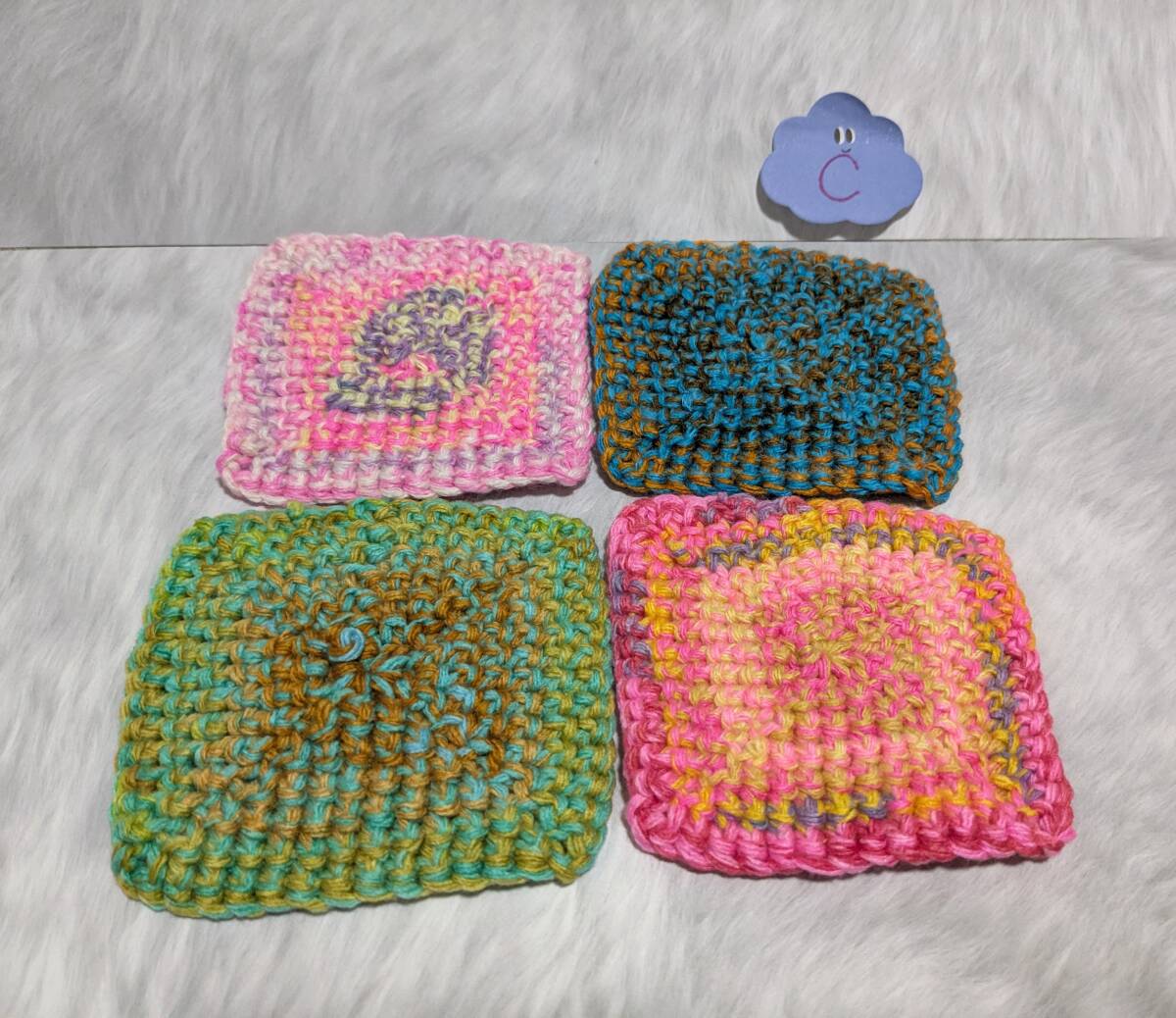 ハンドメイド　コースター　4枚セット　約9ｃｍ×9ｃｍ　毛糸　アクリル100％　手編み　海外毛糸　（No.C）_画像4