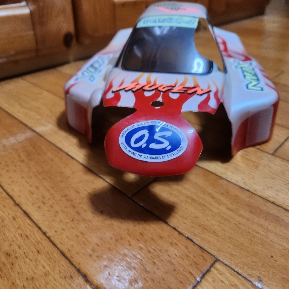 即決《送料無料》　無限精機　mbx4　ボディ　　MBX-4　1/8スケール　レーシングバギー　エンジン　無限精機　RCボディシェル_画像3