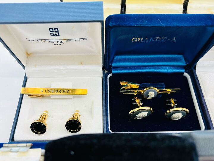 【14301】　★1円スタート　 ブランドアクセ ダンヒル Burberry　その他 カフス・タイピン16点まとめ売り _画像4