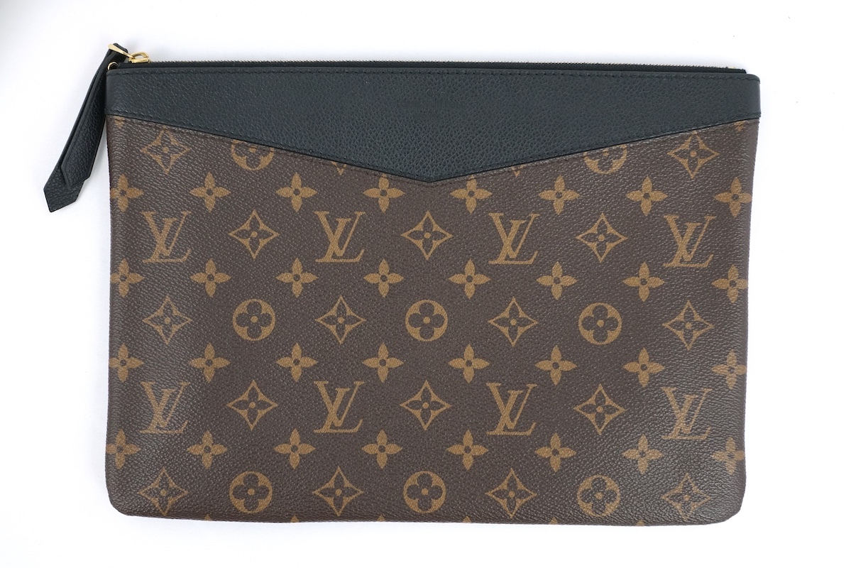 LOUIS VUITTON ルイヴィトン デイリーポーチ モノグラム キャンバス クラッチ バッグ セカンドバッグ ブラック ブラウン M62048_画像1