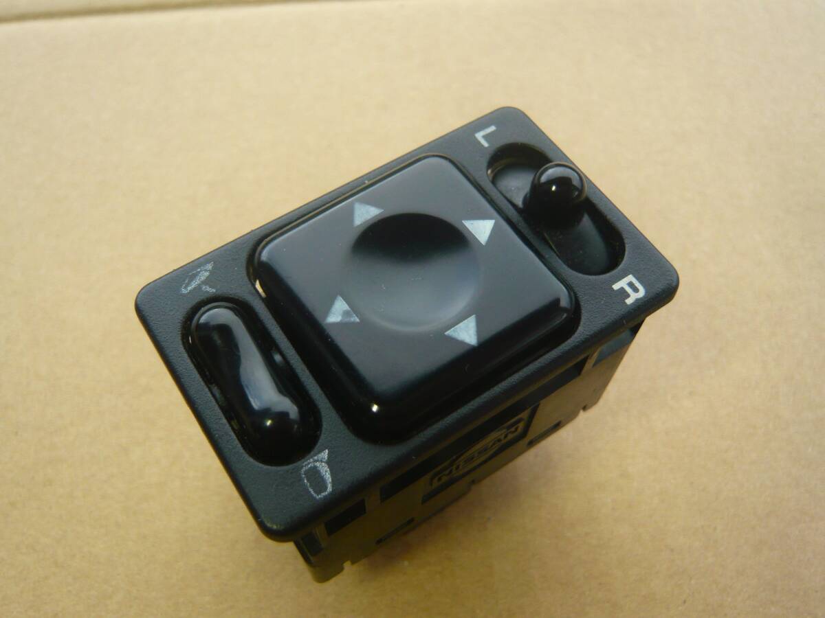 R32 スカイライン GT-R BNR32 ドアミラースイッチ_画像3