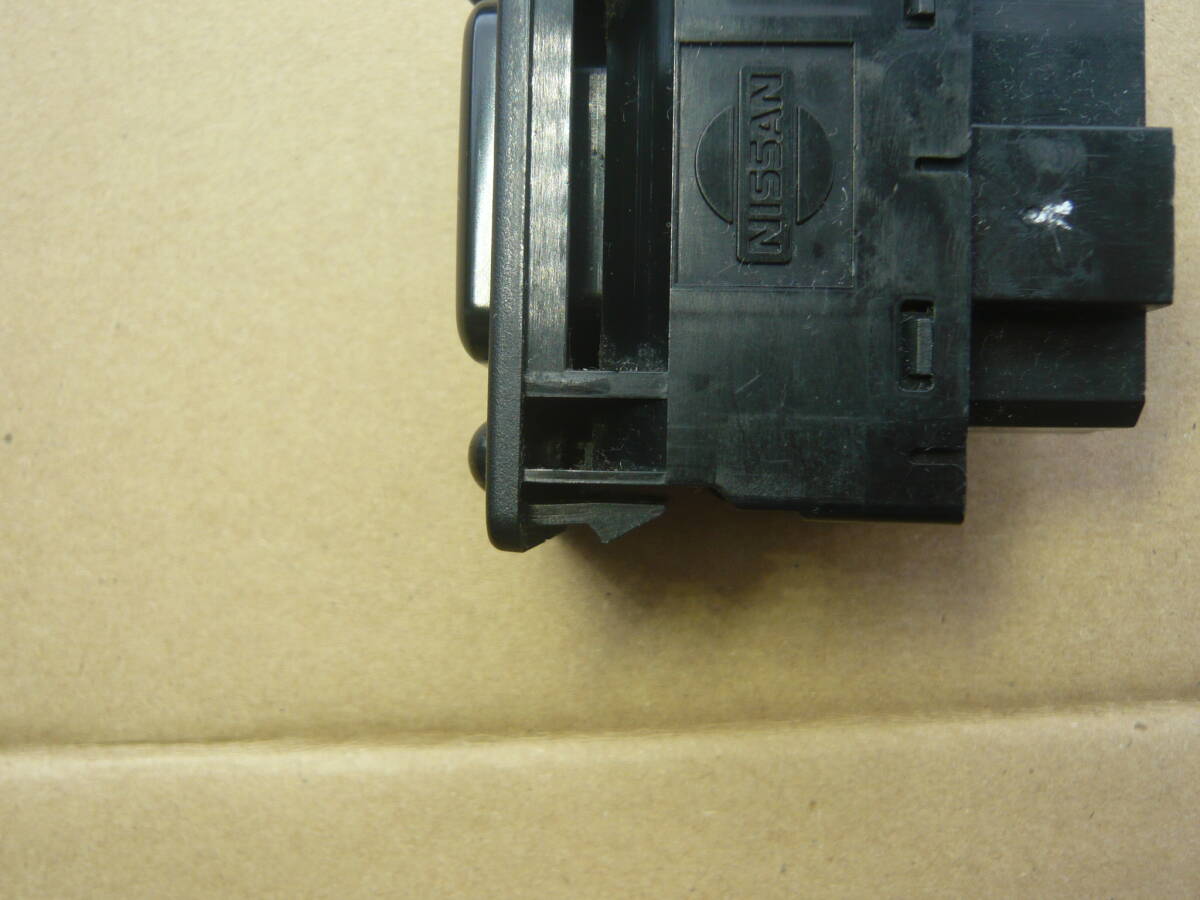 R32 スカイライン GT-R BNR32 ドアミラースイッチ_画像5