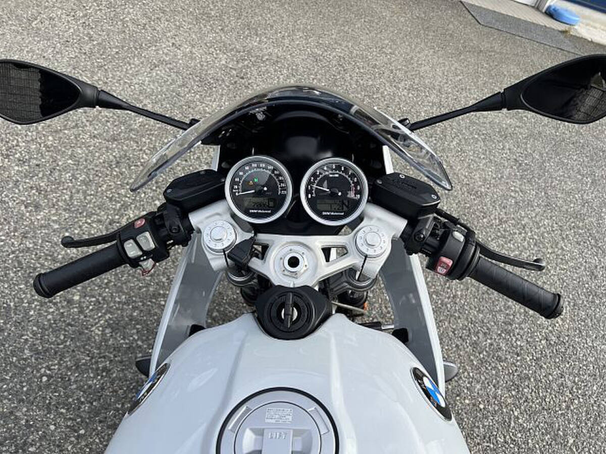 BMW R nine T Racer ETC USB источник питания рукоятка обогреватель подушка бака головка блока цилиндров протектор покупка в обмен на старую модель с доплатой скупка теплый прием. 