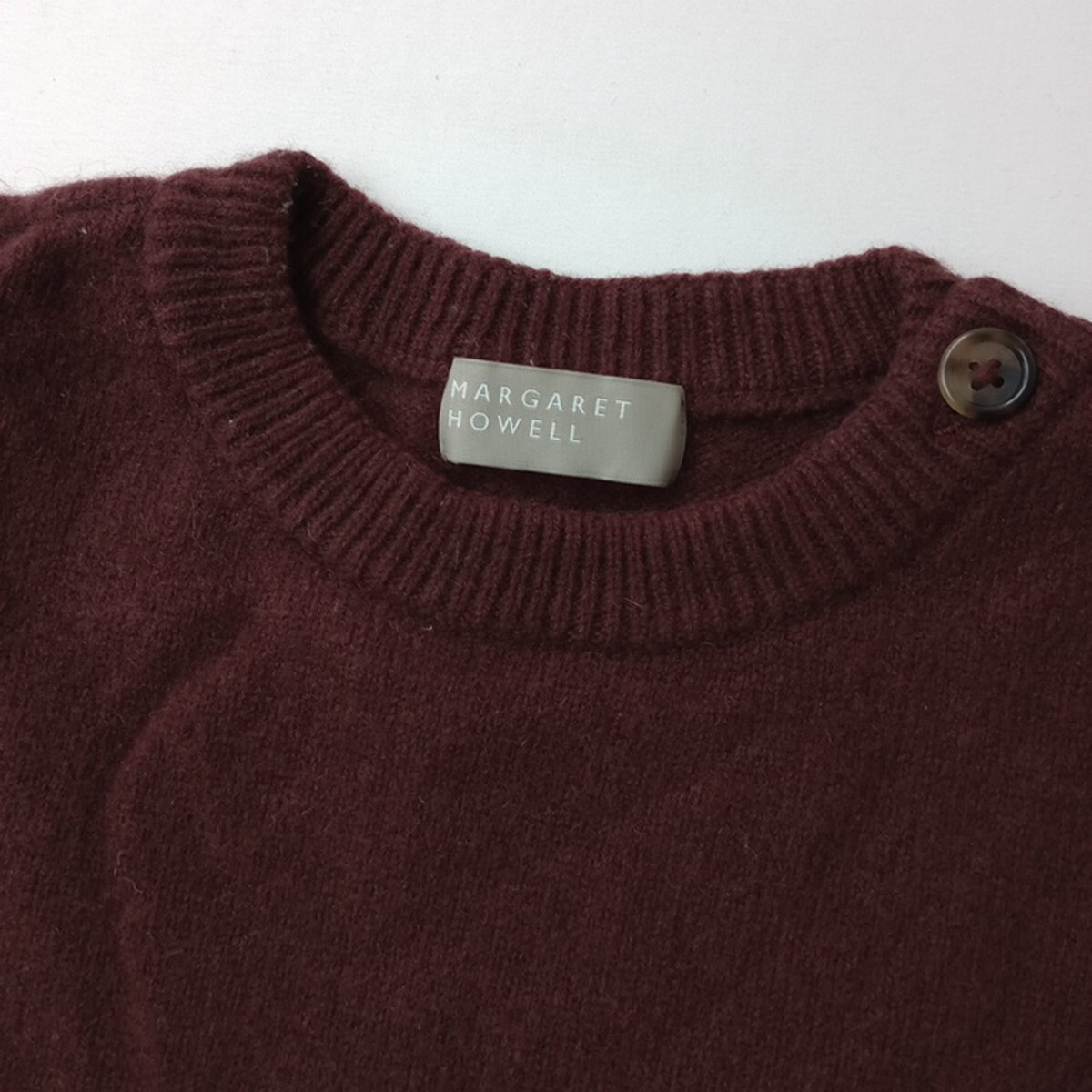 MARGARET HOWELL「いつの時代も色あせない。」カシミヤブレンド ウール ニット セーター 肩ボタン Ⅱ バーガンディ(36M＋8704)☆_画像4