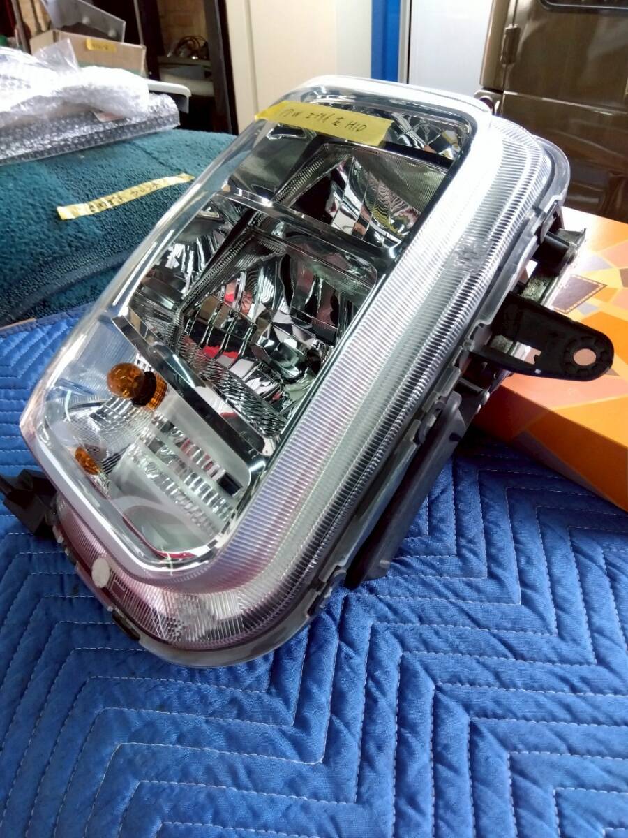 １７W系 エブリイワゴン HID ヘットライト右側_画像3