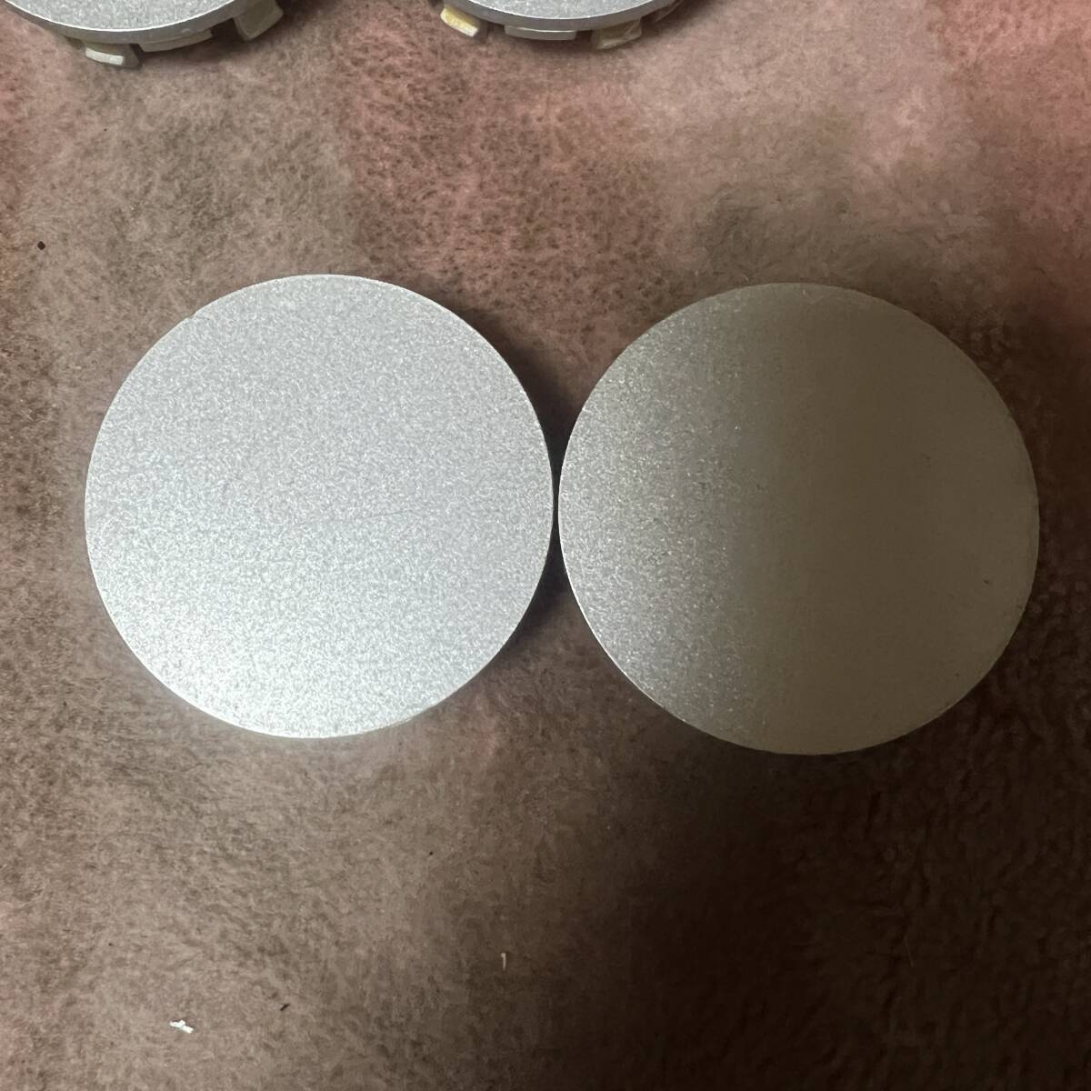 C164-94★社外 無地 アルミホイール用センターキャップ中古4枚★外径約59mm_画像3