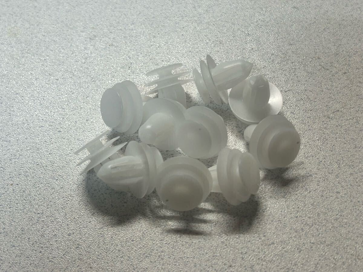 BNR32GT-R純正サイドステップ/ニスモサイドシル取付クリップ/G6856-05U00 代替互換品 16個セット_画像2