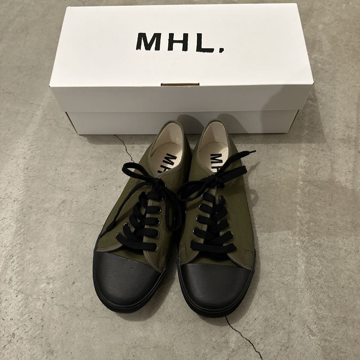新品未使用箱付☆MHL. マーガレットハウエル☆ARMY SHOES アーミーシューズ☆カーキ☆サイズ25 スニーカー☆日本製_画像1