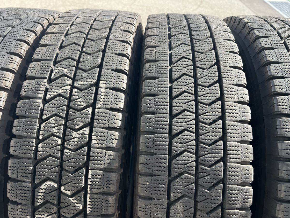 バリ山 ブリジストン BLIZZAK W989 205/85R16 117/115N LT 2024年 スタッドレスタイヤ6本セット_画像3