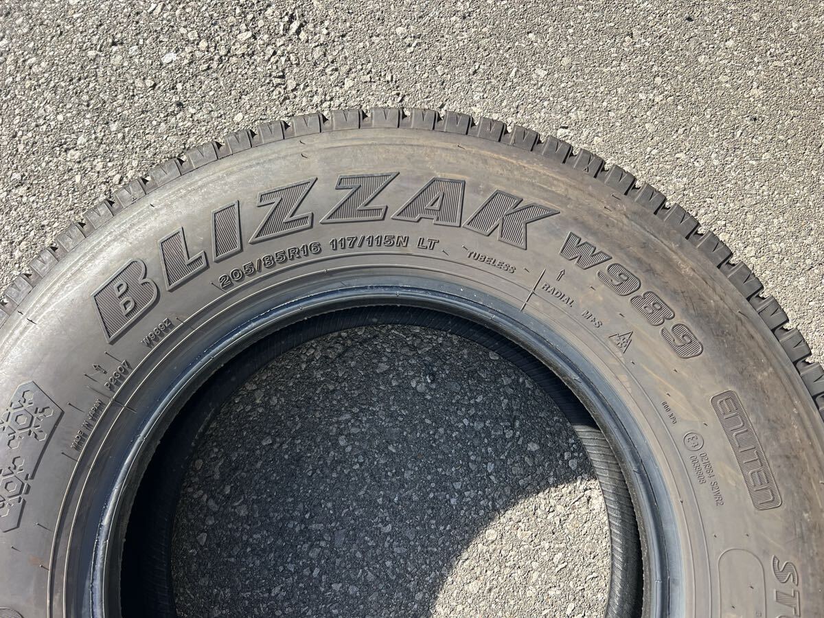 バリ山 ブリジストン BLIZZAK W989 205/85R16 117/115N LT 2024年 スタッドレスタイヤ6本セット_画像6
