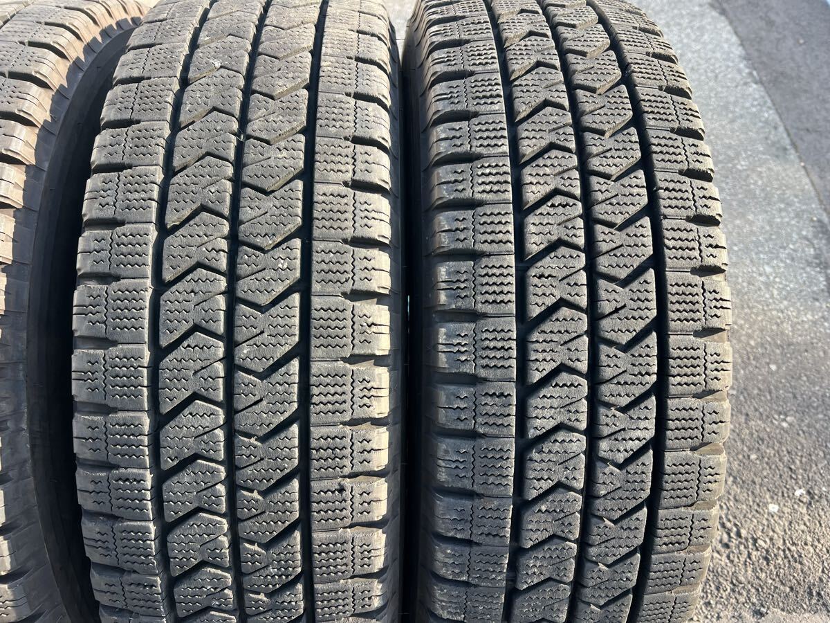 バリ溝　ブリヂストン BLIZZAK W989 225/70R16 117/115L LT 2024年 スタッドレスタイヤ6本セット_画像4