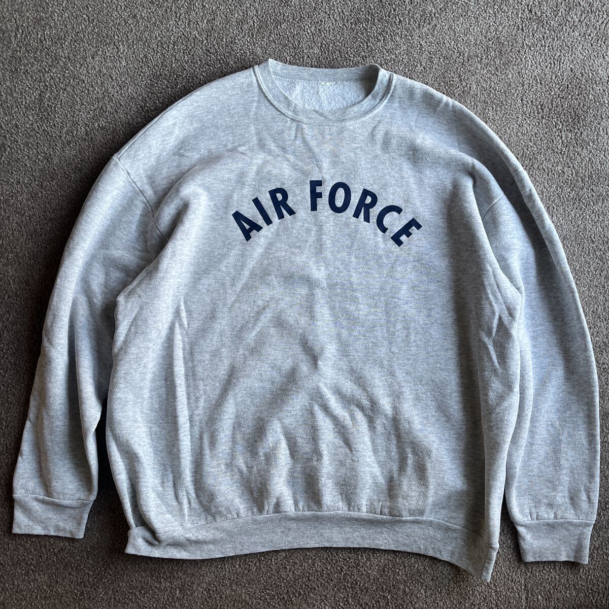 90s US AIR FORCE ロゴプリント スウェット 大きめ XLサイズ グレー スウェット トレーナー ミリタリー AIR FORCE 古着_画像1