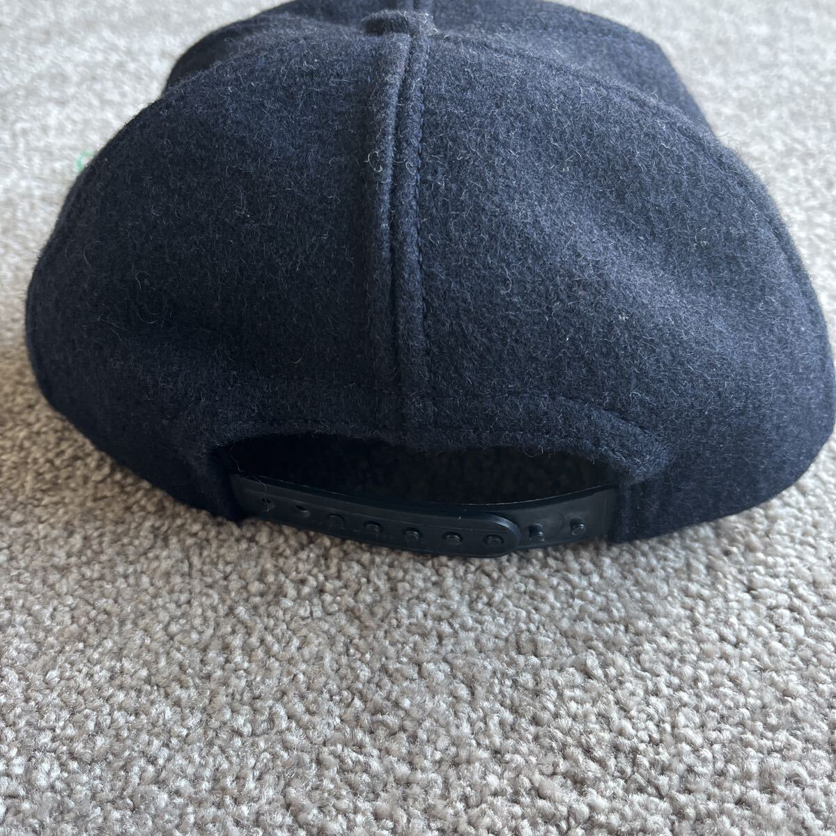 USA製 ウール レザー コンビ スナップバック キャップ ベースボールキャップ 無地 80-90s オールド ビンテージ 古着 中古 DORFMAN スエード_画像3