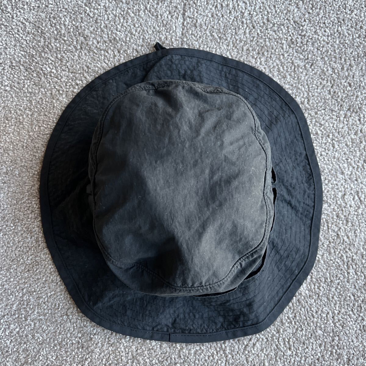 Hurley nonnative ハーレー ノンネイティブ バケットハット 顎紐付き ナイロン100%素材 ブラック アウトドア 帽子 黒 ハット_画像3