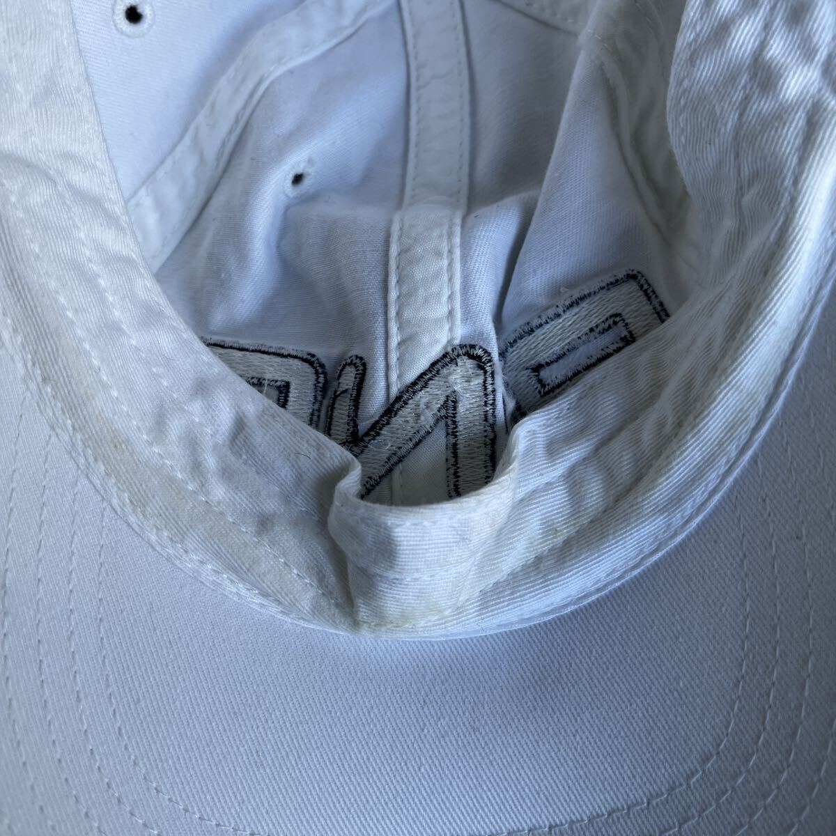 PING ピン ゴルフ用 キャップ　 帽子 ホワイト ロゴ刺繍 裏側汚れあり ゴルフキャップ PINGゴルフキャップ_画像6