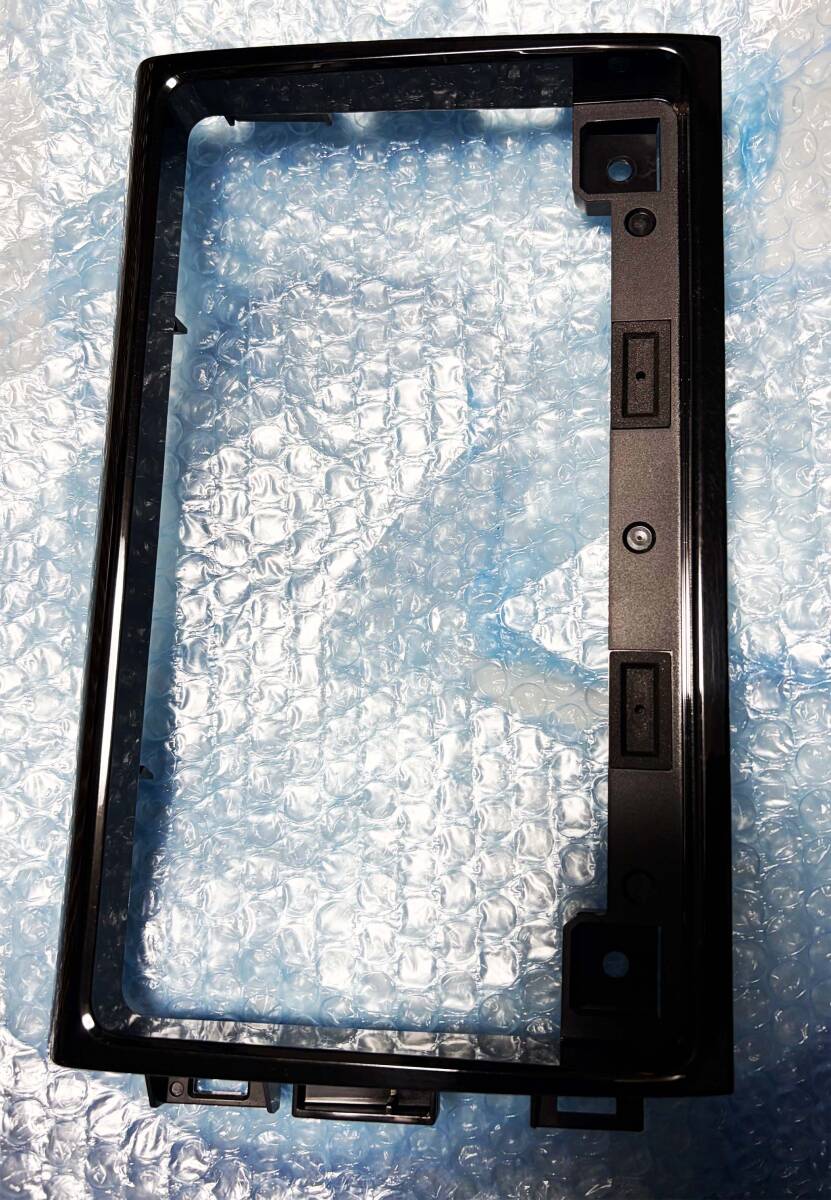 ハリアー ZSU60W オーディオパネル ナビパネル トヨタ 純正 135832-988 9インチ NSZT-Y64Tにて使用 トヨタ_画像1