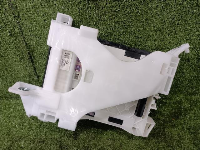 【新車外し】レクサス RX 5AA-TALH17 RX500h Fスポーツパフォーマンス 4WD ヒューズボックス 室内用 82730-48W70 82740-48030_画像3