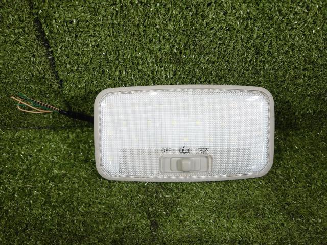 エスクァイア ノア ヴォクシー DBA-ZRR80G ルームランプ 81208-28060-B0 81240-35020-B0_画像6