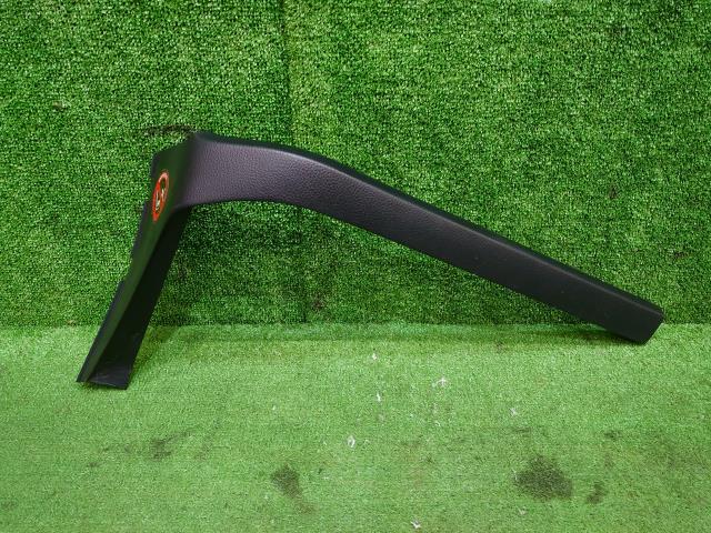 エスクァイア ノア ヴォクシー DBA-ZRR80G グローブBOX 55042-28080-C0 助手席側上部小物入れ_画像8