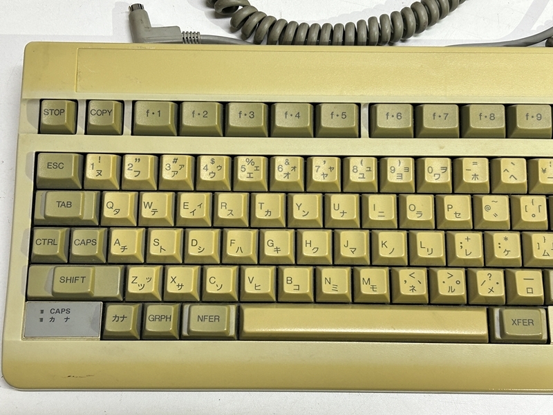 ● コレクター必見 NEC PC-9800 SERIES キーボード パソコン 周辺機器 ジャンク品 Zr683_画像2