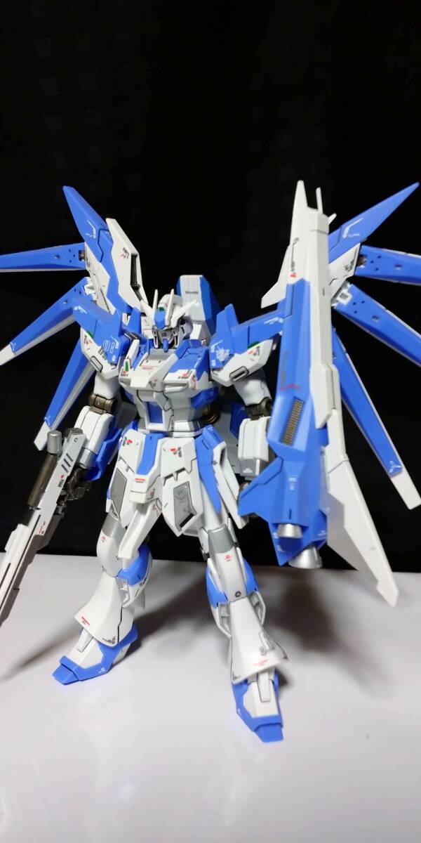 HGBF 1/144 Hi-νガンダムヴレイブ 完成品 ガンプラ ハイニューガンダム_画像1
