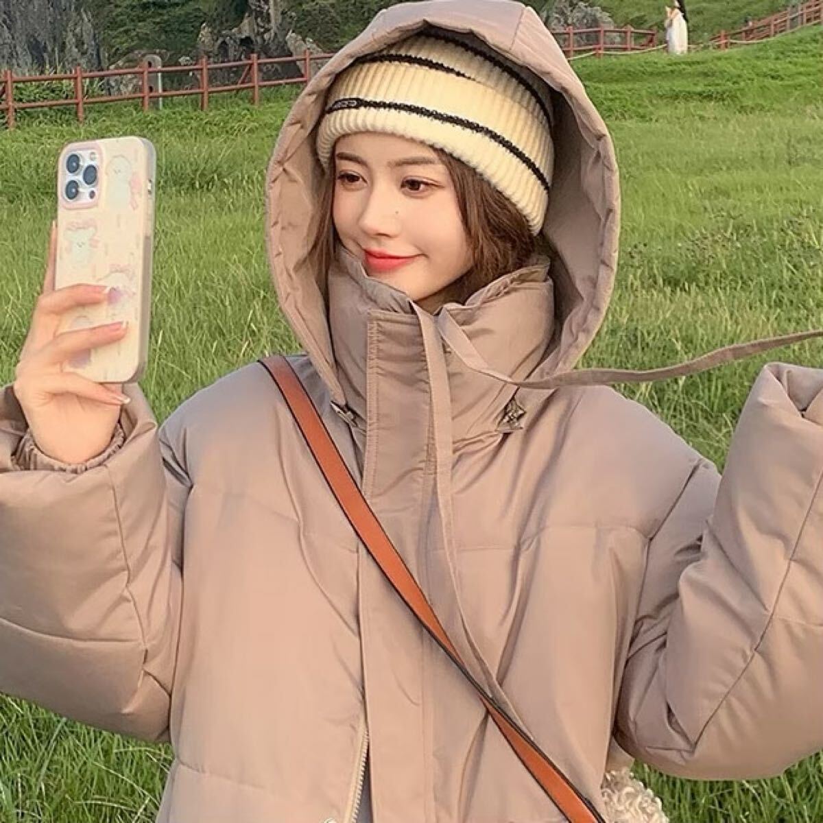 Lサイズ 中綿 ダウンジャケット アウター レディース フード付き カーキ 【498】暖かい コート 秋冬 軽い_画像2