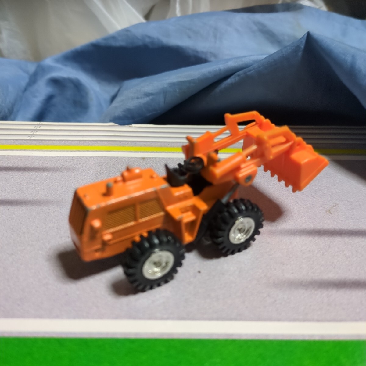 トミカ 古河 ホイールローダ 日本製_画像2