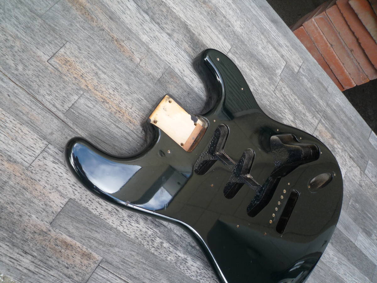 FENDER　japanST62US BLK BODY _画像2