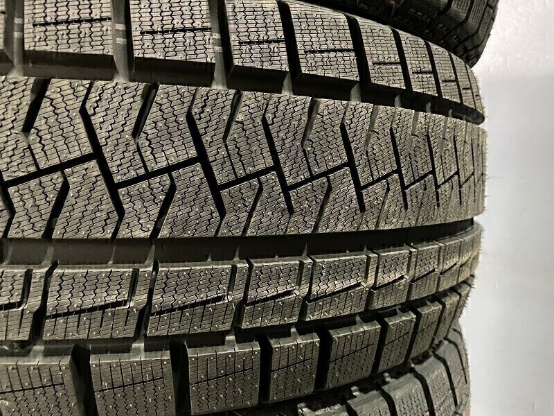 送料無料 新品未使用(77W001)205/55R16 91Q PIRELLI ICE ASIMMETRICO Plus 4本 スタッドレス 冬タイヤ ノアヴォクシープリウス86 16インチ_画像2