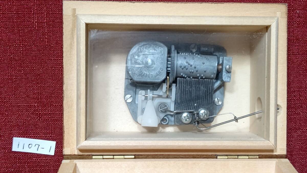 1107-1 スイス製 伝統工芸品 SWISS MUSICAL MOVEMENT オルゴール MAPSA 10.8×7.7×6㎝ 曲目:エーデルワイス 動作確認_画像9