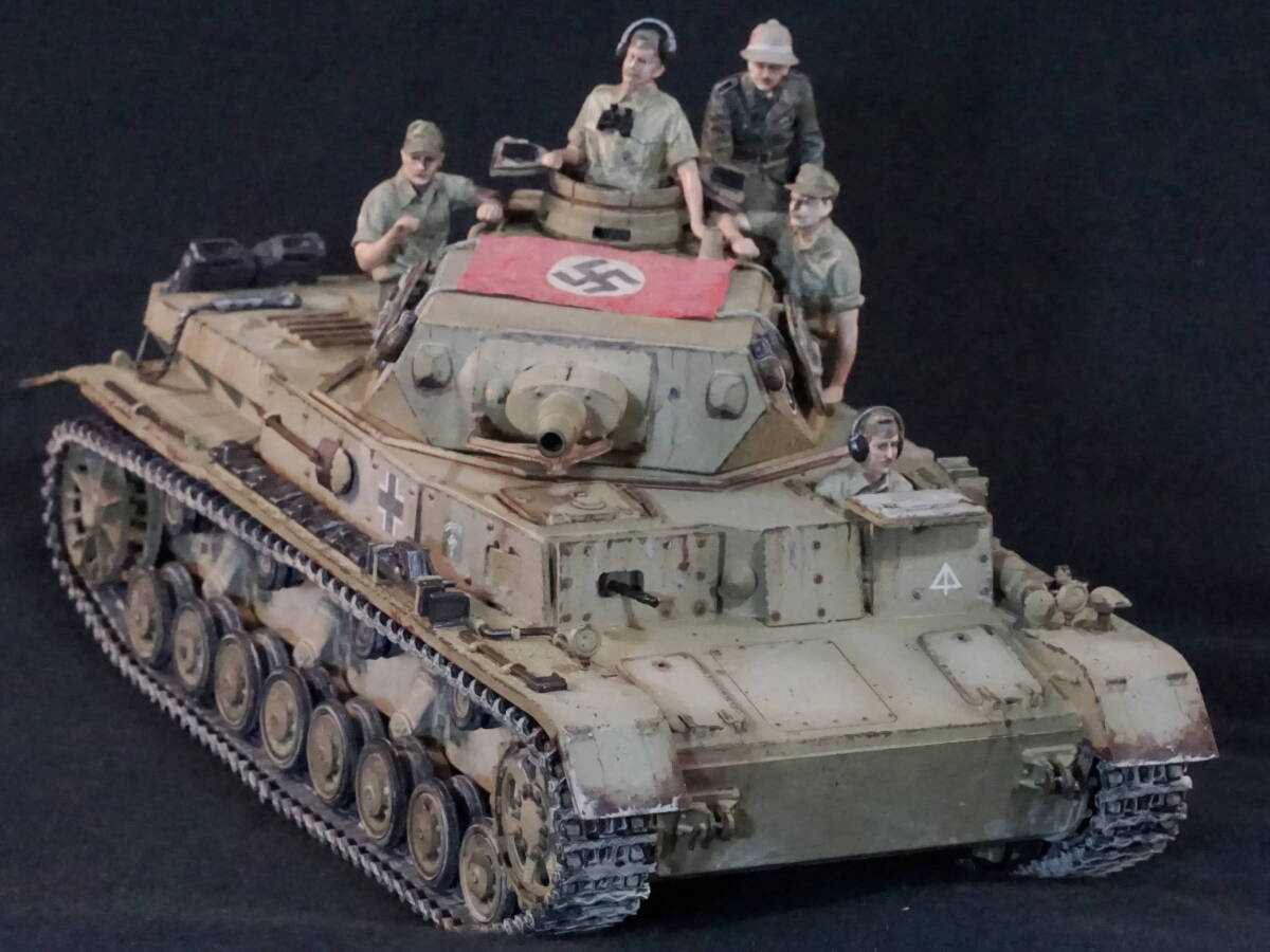 タミヤ 1/35 ドイツ IV号戦車D型プラモデル(35096)塗装済完成品 人形5体を追加 アフリカ軍団_画像1