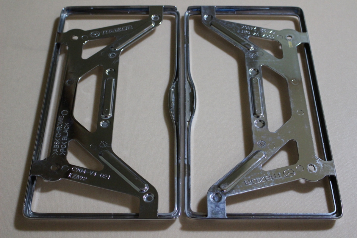 清掃済■MAZDAマツダ純正OP◆スリムタイプ◆シルバーメッキナンバーフレーム◆CX-3・CX-5・CX-8・CX-30・MAZDA2・MAZDA3・MAZDA6・MX-30等_画像5