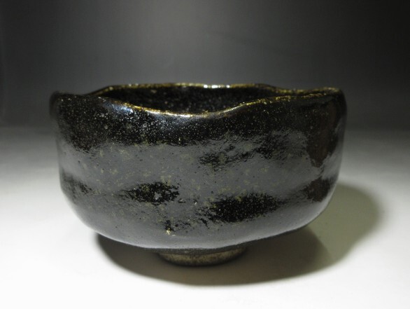 ■楽吉左衛門六代 左入 造 黒茶碗／楽吉左衛門十三代 惺入 書付在り／共箱 仕覆■_画像4